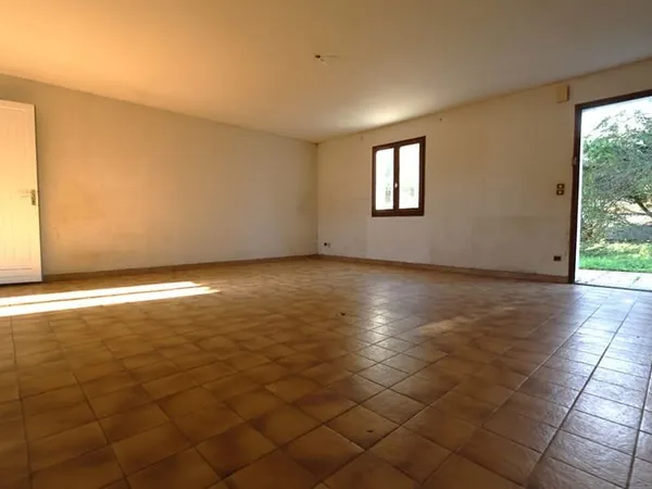 PROCHE COMMERCES - Maison de plain-pied & garage