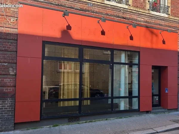 Local commercial 130 m²