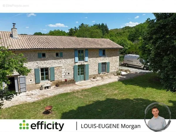 Maison 10 pièces 216 m²