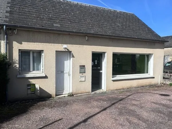 Ensemble immobilier - Maison d'habitation et local professionnel à Garchizy