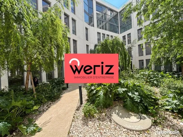 Bureau 967 m²