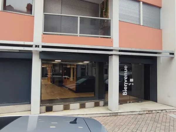 Local commercial 145 m²