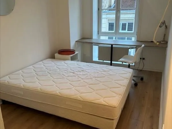 Appartement 1 pièce 104 m²