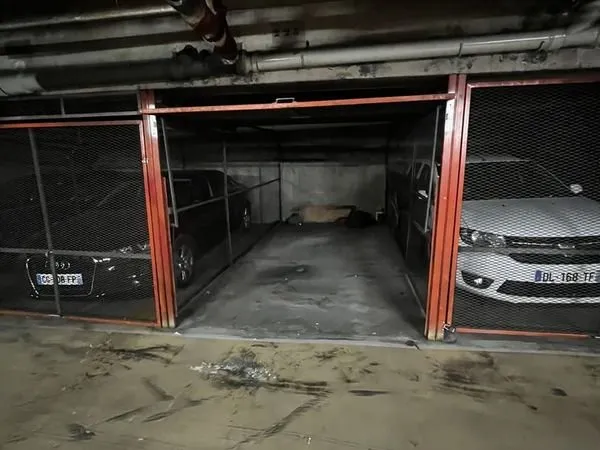 Parking/box 13 m² PARIS 09