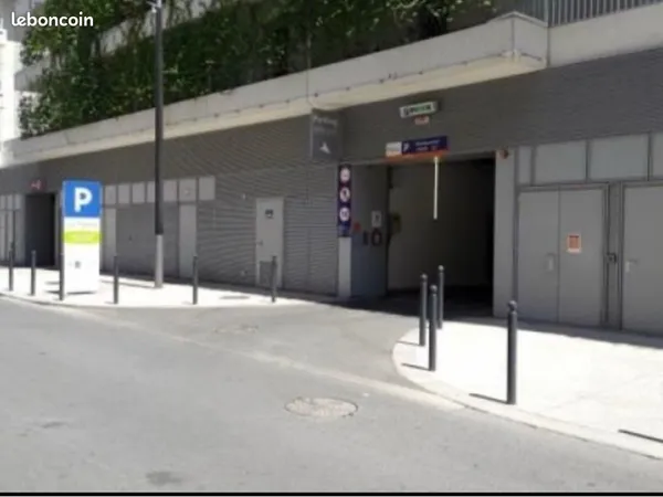 Location place parking porte marianne