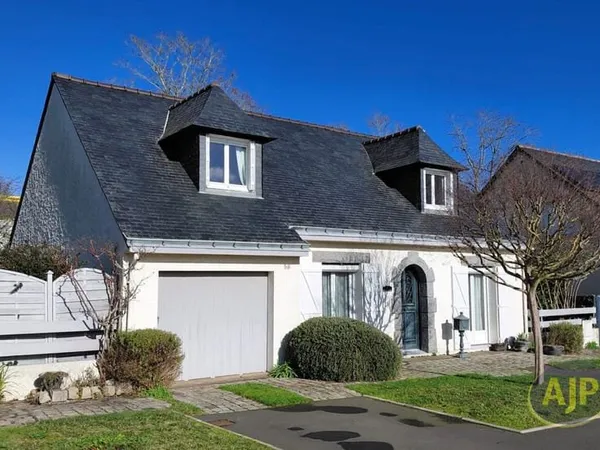 MAISON FAMILIALE - BOTTIÈRE