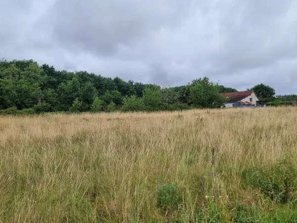 Beau terrain Nouans les Fontaines