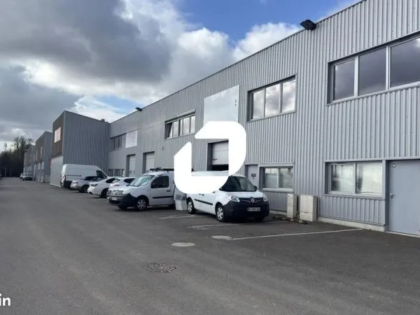 Local d'activité 151 m²