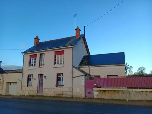 Entre Montrichard et Blois. Pontlevoy, maison centre ville p