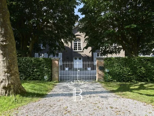 Croix, magnifique maison de maître, 5 chambres, garage, jardin