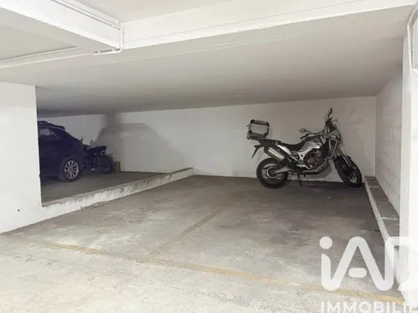 Parking 14 m²