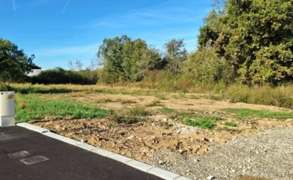 Terrain 627 m²