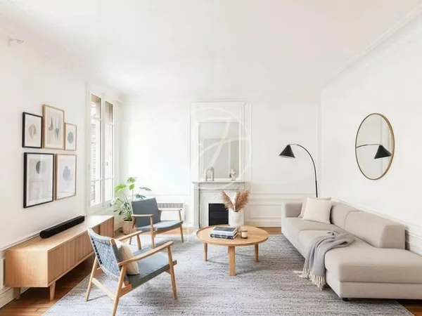 Paris 18e - JUNOT - Appartement à vendre - 3 pièces - 68,72m² Carrez - 1 chambre - Charme de l'ancie