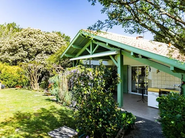Maison 6 pièces - 151 m² - Terrain 2990 m² -Proche Océan de Bayonne et de Capbreton