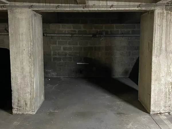 Place parking - Clamart Gare