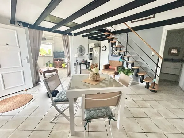 Exclusivité À Vendre Appartement T4 Duplex Moudong Sud