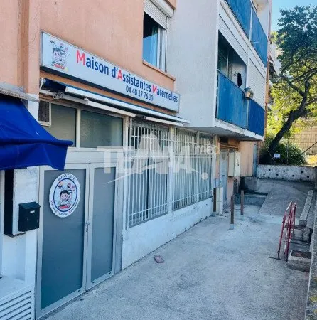 Local commercial 7 pièces 106 m²