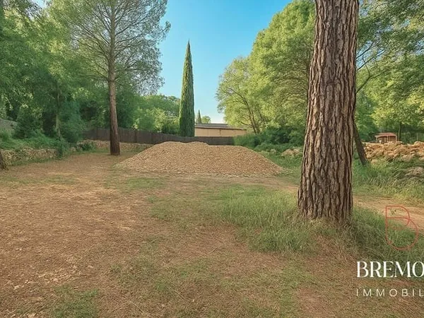 Terrain 1008 m²