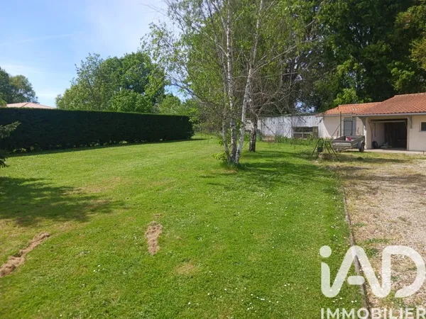 Terrain 604 m²