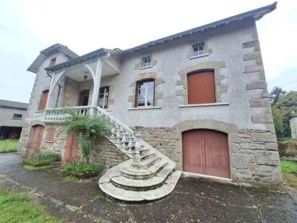 Maison de caractère de type 6 avec grange - Sousceyrac en Quercy