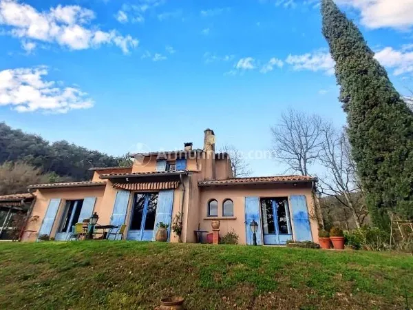 Maison familiale de 174 m² à Payrin-Augmontel
