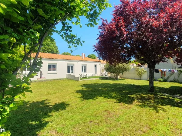 Aytré maison 3 chambres charges comprises