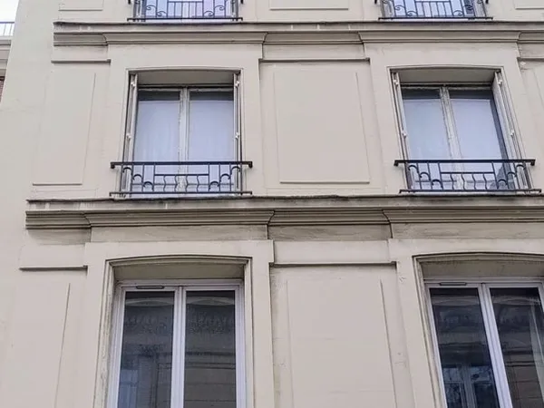 2 pièces RDC Ternes Monceau avec courette privative
