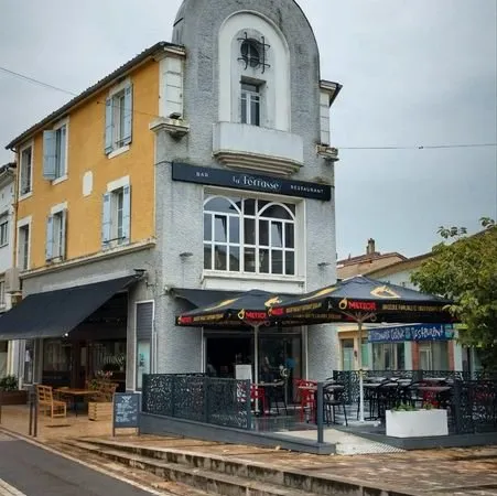 Immeuble (Restaurant + appartement)
