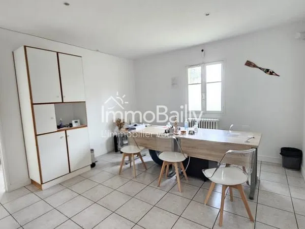 LOCAL PROFESSIONNEL LEOGNAN 78 M2 avec PARKING
