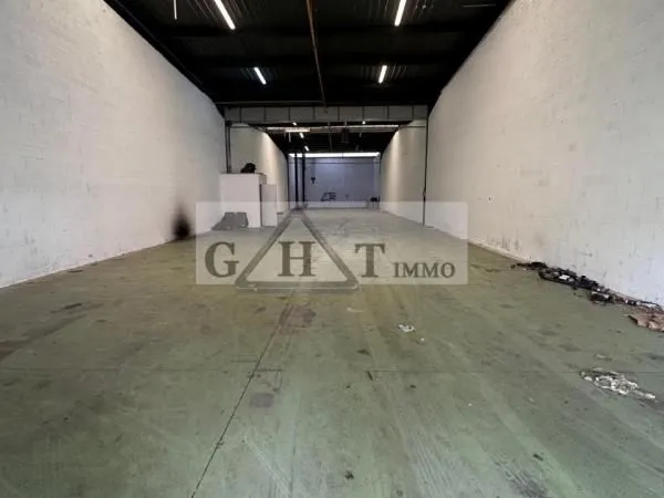 Local industriel 500 m²