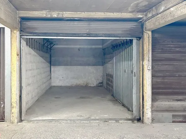 Garage fermé en sous-sol - Boulevard François Grosso