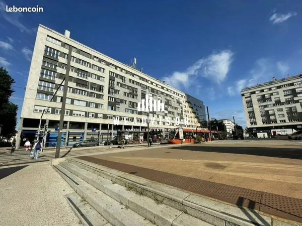 BUREAUX 297 m² LE MANS