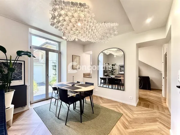 Triplex de Grand Standing avec Jardin Privé