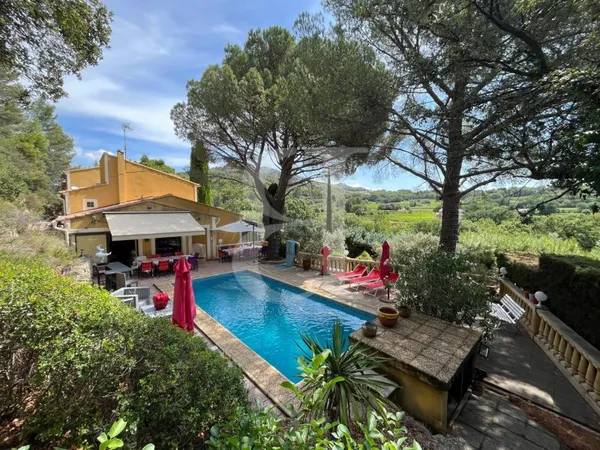 Maison 10 pièces 316 m²
