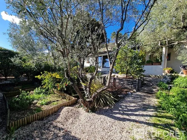 Maison de plain-pied 10 pièces 200 m²
