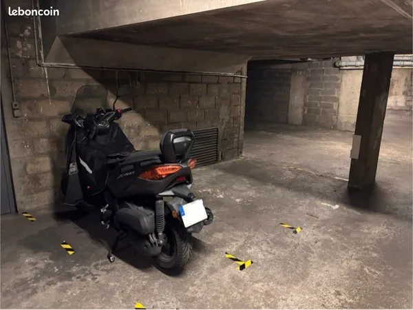 Place location parking Scooter Moto