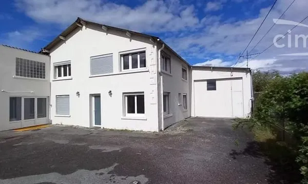 A VENDRE à Blois, Entrepôt-Dépôt de 450 m² avec 2 logements