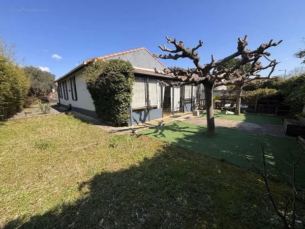 Castlnau villa plain pied
