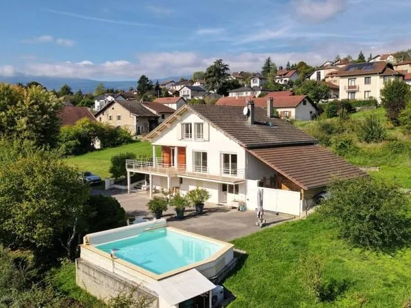 Maison 6 pièces 240 m²
