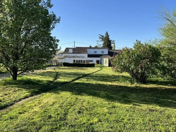 Maison Familiale de 5 Chambres avec Grand Jardin Clos