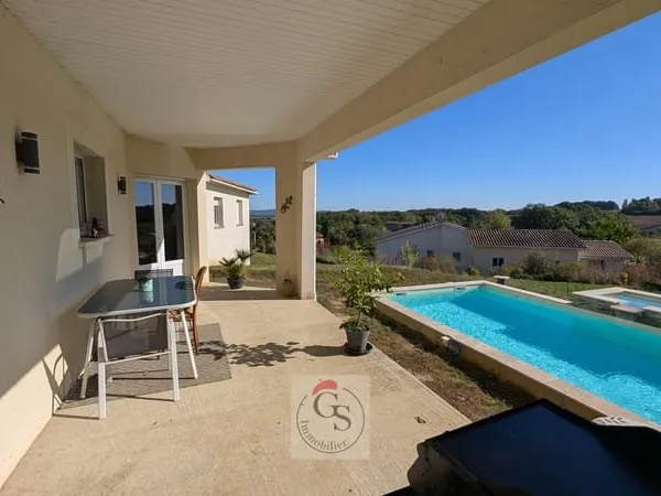 Villa comtemporaine avec piscine