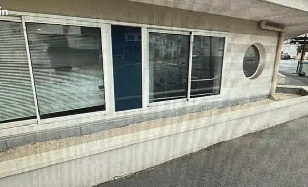 A vendre bureaux/ local commercial 68 m2 et local d archivage de 10 m²