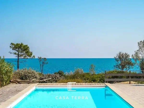 Propriété 6 pièces 263 m²