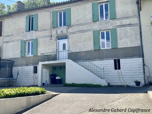 Bord de Canal - Maison en pierres rénovée - 3 chambres - Garage - Cour - Jardin
