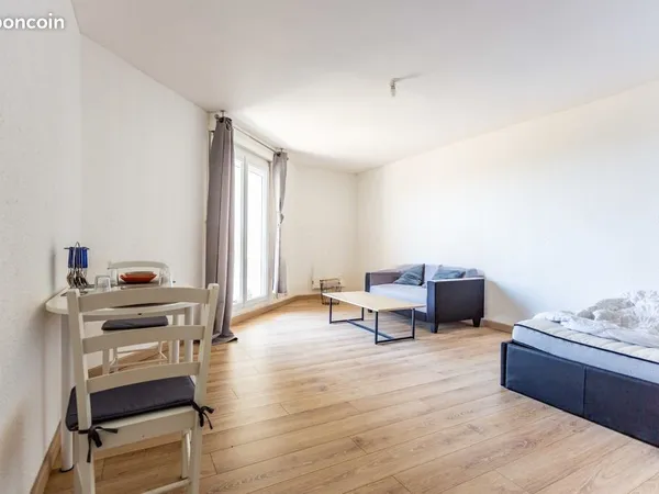 Studio 1 pièce 25 m²