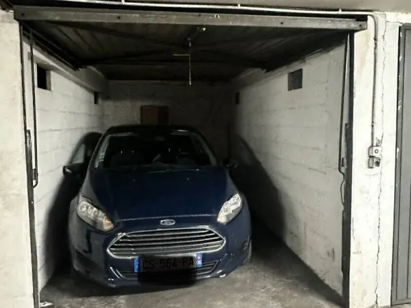 Parking 13 m²