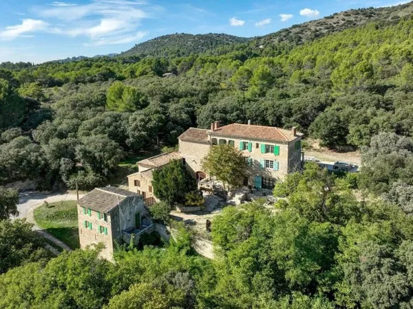 Villa 8 pièces 268 m²