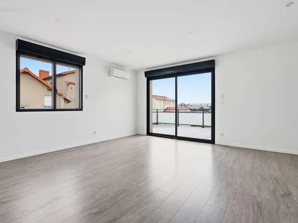 Beau T3 de 74m2 avec terrasse et stationnement