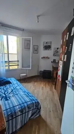 Colocation dans appartement familial jolie chambre disponible