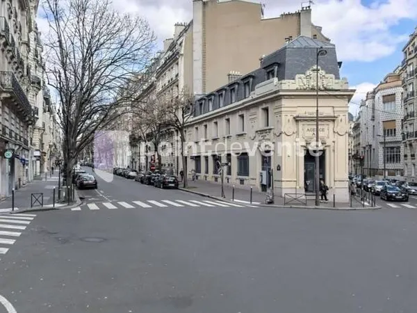 Local commercial 150 m²